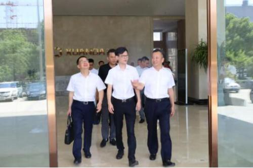 林萬樂縣長現場查看宣達集團智能化改造工作