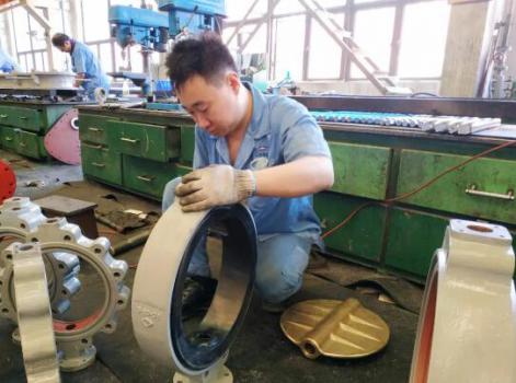戰(zhàn)酷暑 高溫下的守候 ——致敬高溫下最美的大閥人