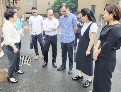 溫州市、區(qū)兩級領(lǐng)導(dǎo)蒞臨耐氟隆閥業(yè)參觀指導(dǎo)環(huán)保工作