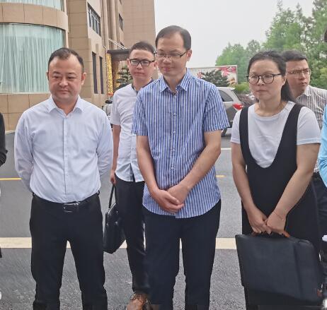 溫州市、區(qū)兩級領(lǐng)導(dǎo)蒞臨耐氟隆閥業(yè)參觀指導(dǎo)環(huán)保工作
