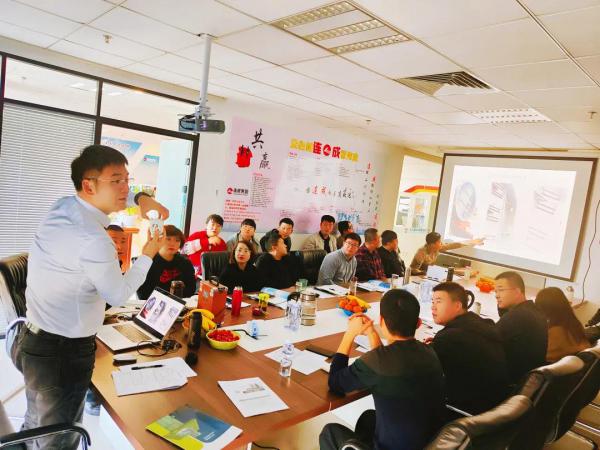 連成集團(tuán)內(nèi)蒙古分公司圍繞SPS智能型一體化預(yù)制泵站展開(kāi)培訓(xùn)會(huì)