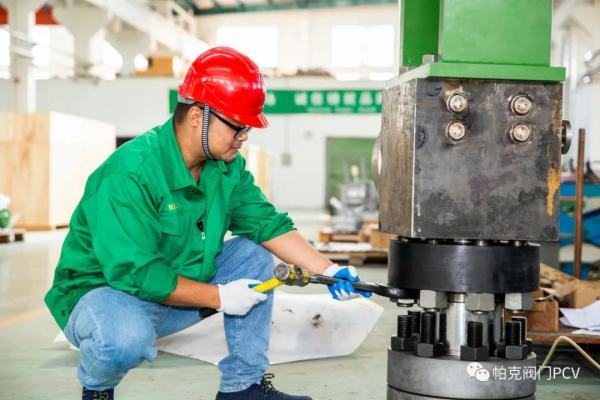 高壓圈尿素級高壓調(diào)節(jié)閥發(fā)貨！帕克閥門與華魯恒生再度合作