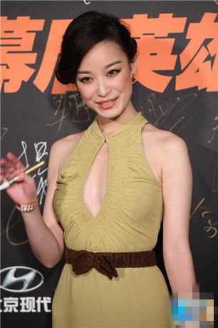 除了柳巖外，娛樂圈還有這些你意想不到的大胸女明星！