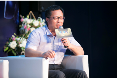../Library/Containers/com.tencent.xinWeChat/Data/Library/Application%20Support/Wechat/1.2/2db3d09713dfb2549d397279a43d31e8/Message/MessageTemp/9e20f478899dc29eb19741386f9343c8/OpenData/618論壇照片/論壇嘉賓，四川大學(xué)計算機學(xué)院（軟件學(xué)院）院長章毅教授發(fā)表觀點.jpg
